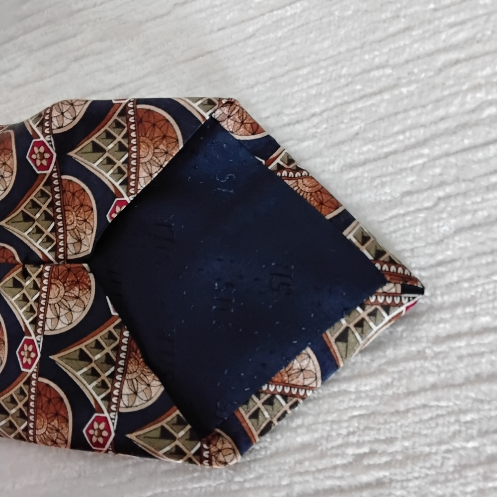 Keith DANIELS 100% Silk Geometric Men's Tie in Navy Green Brown and Red - Picture 5 of 8